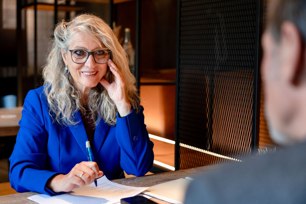 Dr. med. Cornelia Schlüter im Coachinggespräch